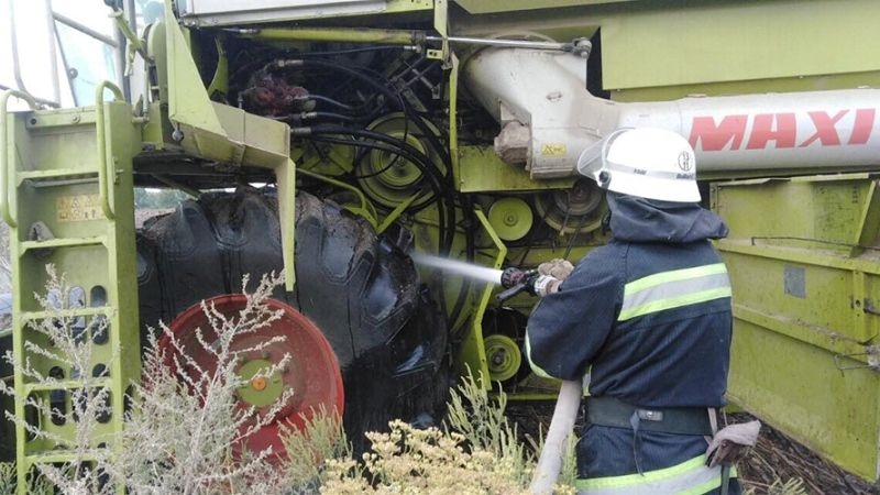 Вогонь нищить комбайни у полях на Миколаївщині