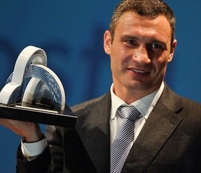 Виталий Кличко получил международную премию «Мост»