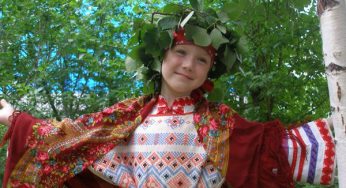 Троица:зелёные символы праздника