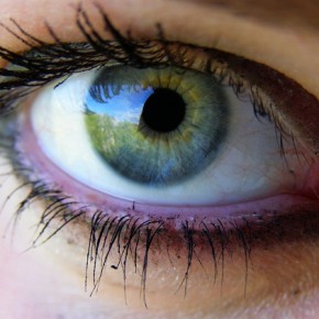 Почему слезятся глаза:синдром сухого глаза
