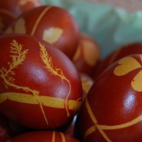 Как покрасить яйца на Пасху в 2014 году