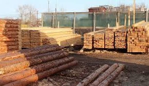 Как установить деревянный забор с бруса