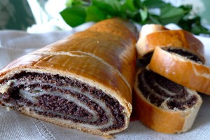 Рецепты на Яблочный спас 2015: пирог с маком и яблоками