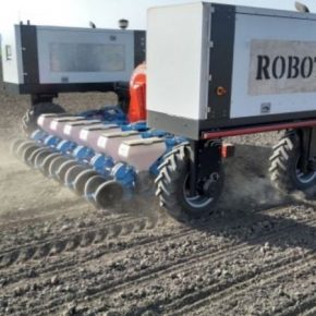 Автономный полевой робот установил новый рекорд посевной
