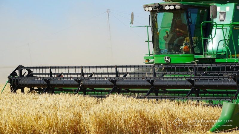 В Україні намолочено перші 100 тис. тонн зерна нового урожаю