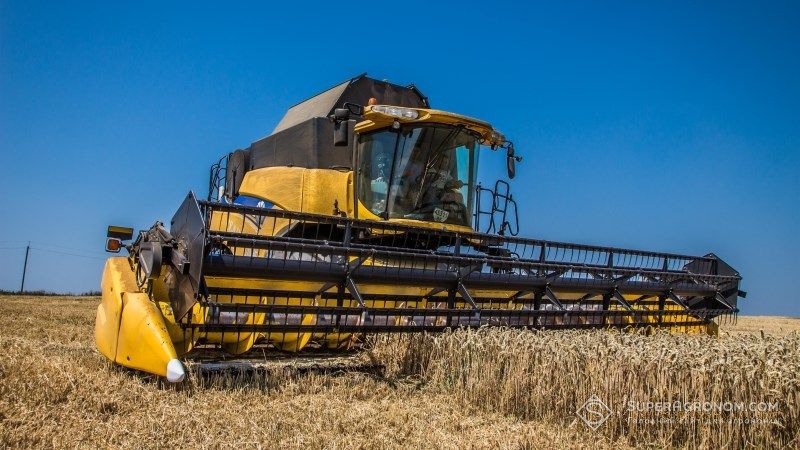 На півдні Миколаївщини добігають кінця жнива ранніх зернових