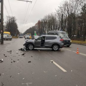 Масштабная автотроща в Тернополе: столкнулись 4 машины