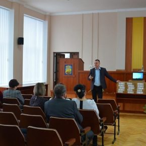 23 ноутбука получили учителя Теребовлянского общества