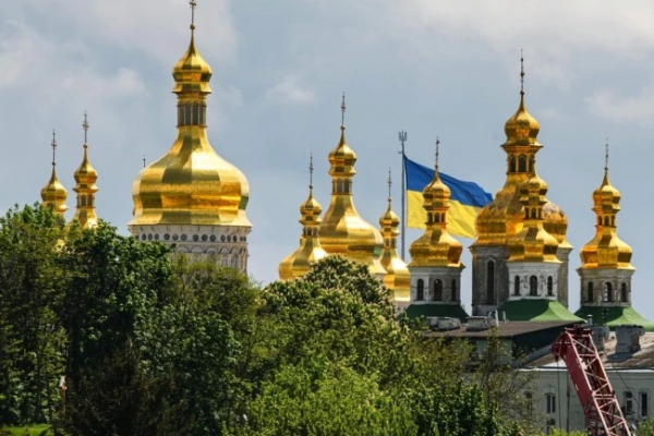 Лавры это историческое достояние украинцев и они должны принадлежать украинской Церкви