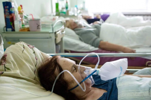 На Новый год в больницах Тернополя остается 92 пациента с коронавирусом