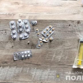 В Чорткове правоохранители задержали двух человек с наркотиками
