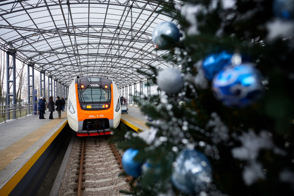&la ;Укрзализныця» назначила шесть дополнительных поездов к новогодне-рождественским праздникам