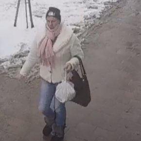 Тернопольские правоохранители ищут женщину, которая «обчистила» чужую карточку (видео)