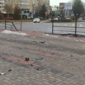 В центре Тернополя пьяный водитель снес ограждение