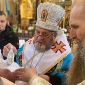 В семье отца Владимира Шмигеля окрестили пятого ребенка (фото)