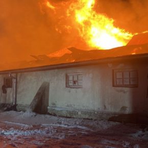 В Збараже сегодня целое утро тушили пожар на складе со 140 тоннами ячменя (ФОТО)