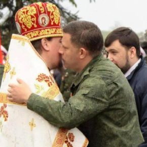 В Киев свозят верующих РПЦ молиться за Россию. Будет и колонна из Почаева