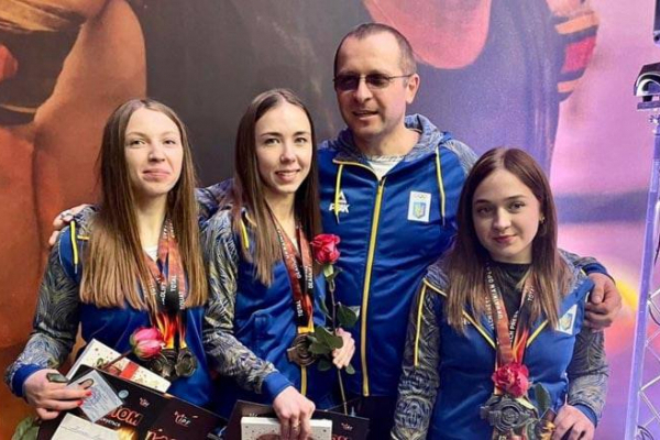 На чемпионате Украины по пауэрлифтингу золотую награду получила житель Тернополя 