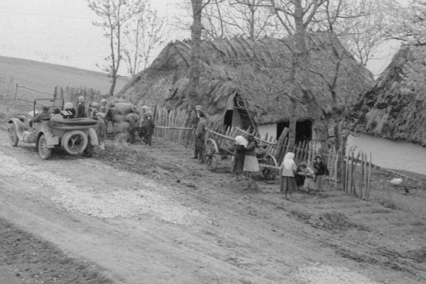 На Тернопольщине найдены исторические фото села Урмань и местного пруда