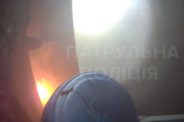 В Тернополе патрульные приехали лапать вора, а пришлось тушить пожар