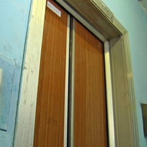 В Тернополе отключили лифты. Находиться в них опасно