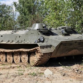 Украинские крестьяне украли российскую боевую машину (Видео)