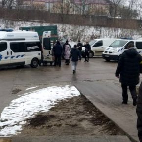 Гуманитарный груз и два современных автомобиля скорой помощи поступили в Тернополь.