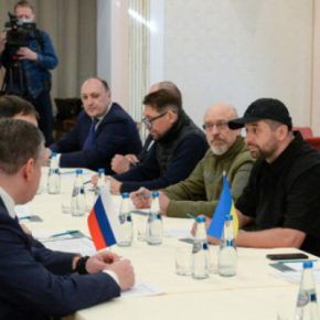 Подоляк рассказал о ходе переговоров с РФ и назвал, каких уступок от Украины не будет