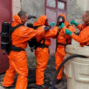 Тернопольские спасатели отработали действия при утечке опасного химического вещества