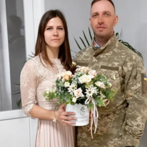 Женился известный писатель из Тернопольщины, который с первых дней на войне