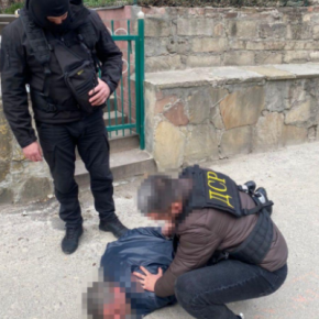 Требовал несуществующий долг: в Тернополе задержан преступник
