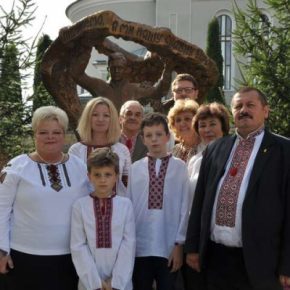 Автор хита "Ой в лугу красная калина" родом из Тернопольщины