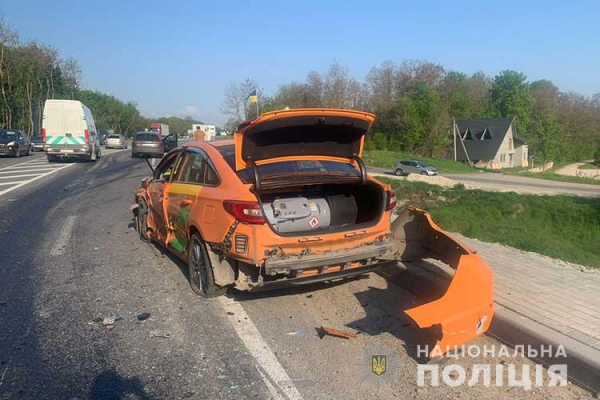 Было 7 детей в салоне: поблизости Тернополя 31-летняя женщина из Черкасщины произошла аварию с участием шести авто