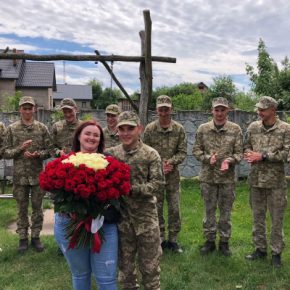 Дружба переросла в любовь: солдат из Тернопольщины красиво признался в своей девушке