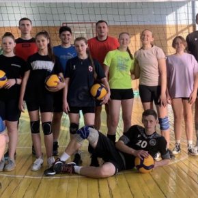 Компания «Бучачагрохлебпром» приглашает детей бесплатно заниматься волейболом