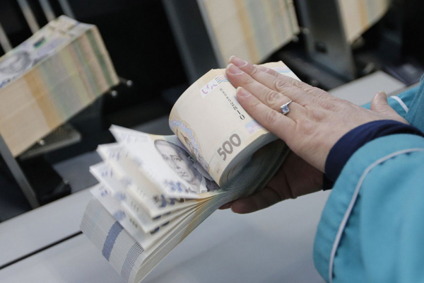 На Тернопольщине у мужчины выманили 85 000 гривен