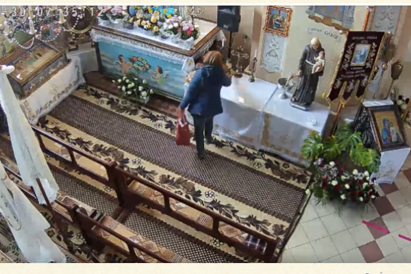 На Тернопольщине женщина украла из храма хлеб (Видео)