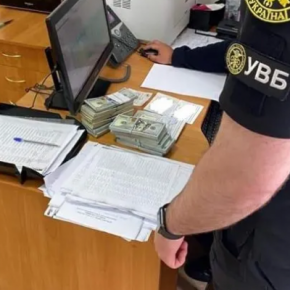 104000 долларов: Тернополянка пыталась вывезти незадекларированные наличные в Польшу
