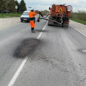Служба автомобильных дорог обеспечивает проезд по главным транзитным путям Тернопольщины.