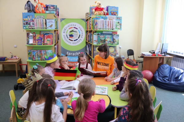 В Тернопольской библиотеке детей учат иностранным языкам