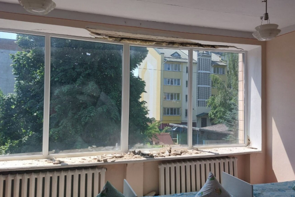В результате ракетных ударов в Чорткове повреждены школы и детский сад