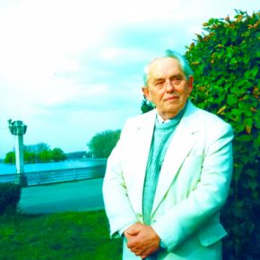 «Ну что ж, о благодарности забывают люди, Душа слепа в счастье, однако. Они прозреют, но поздно будет…»
