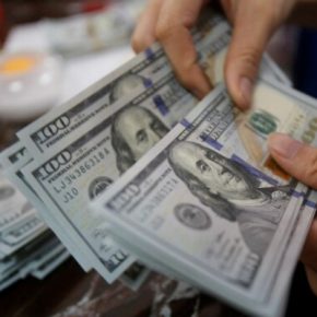 В Тернополе хитрая кассирша банка растратила более 20000$ клиентов