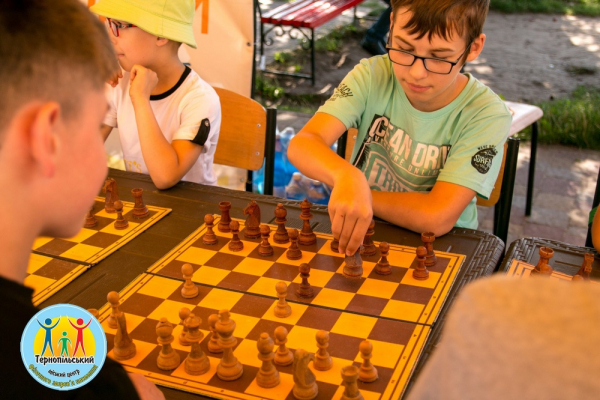 В Тернополе состоялся турнир по шахматам в поддержку ВСУ