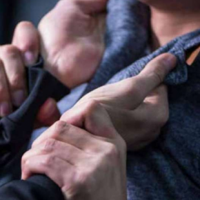 Выписал штраф: в Тернополе из-за парковки избили работника муниципальной инспекции