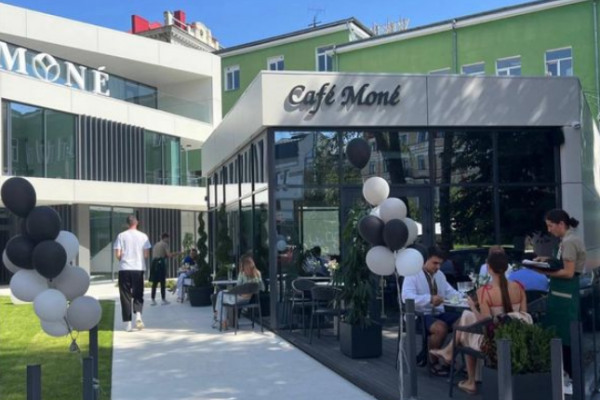Полезно это вкусно: в Тернополе открыли заведение здорового питания «Cafe Mone»