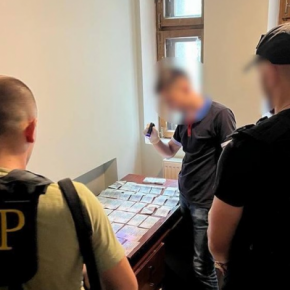 Полиция Тернополя просит откликнуться на людей, у которых требовали деньги за место для захоронения на кладбище