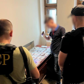В Тернополе чиновник за место на Микулинецком кладбище требовал 65000 грн