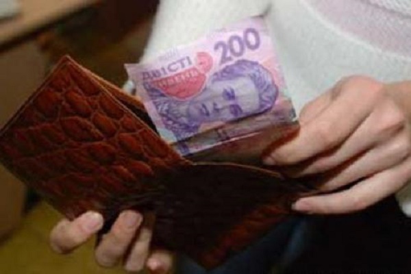 В Тернополе женщина хотела продать компьютер и потеряла 7000 грн