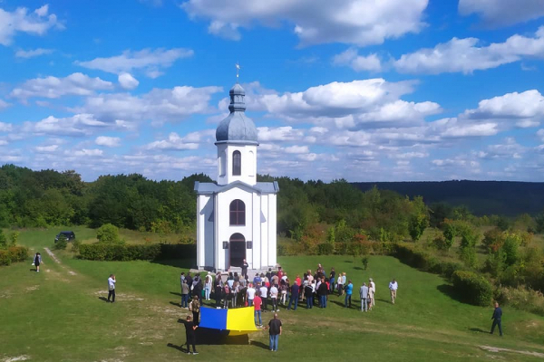 На горе Лысоня отправили панихиду за павшими воинами Украины